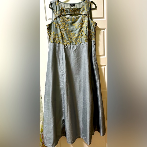 Raw silk embroideried women’s party dress size / Anarkali 2XL - Picture 1 of 4